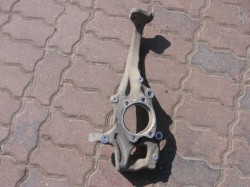 Кулак поворотный передний правый для Ауди А4В8