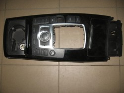 Вставка в центральную консоль для Ауди А6C6 