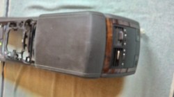 Кронштейн подлокотника для VW Touareg kristallgrau 7L6 863 276 H2V4