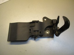 Капота крюк захватный для Ауди A8 D4 (2011-2018) б/у