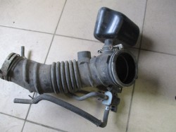 Патрубок воздушного фильтра для RAV 4 (2006-2013) б/у