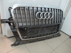 Решетка радиатора для Ауди Q5 8R (2012-2017) ресталинг черная б/у